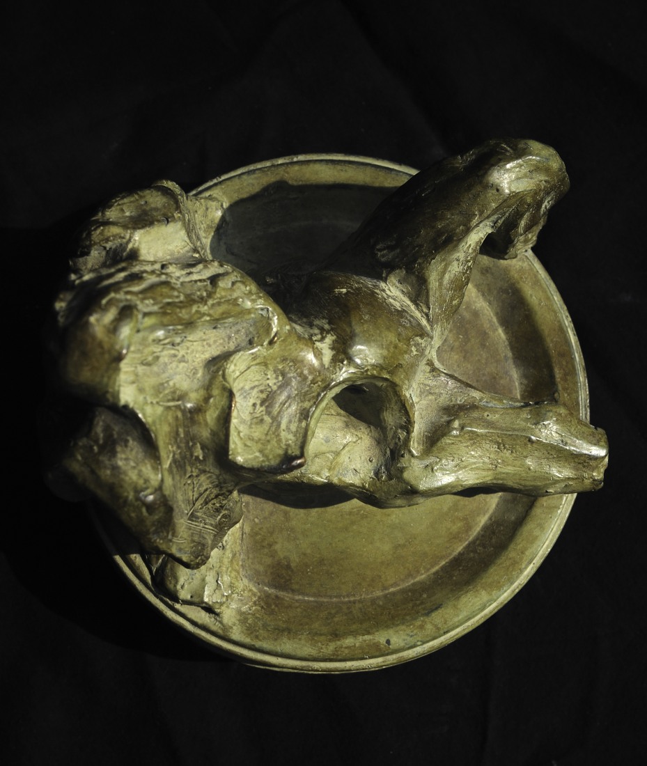 Maternità, dettaglio della scultura