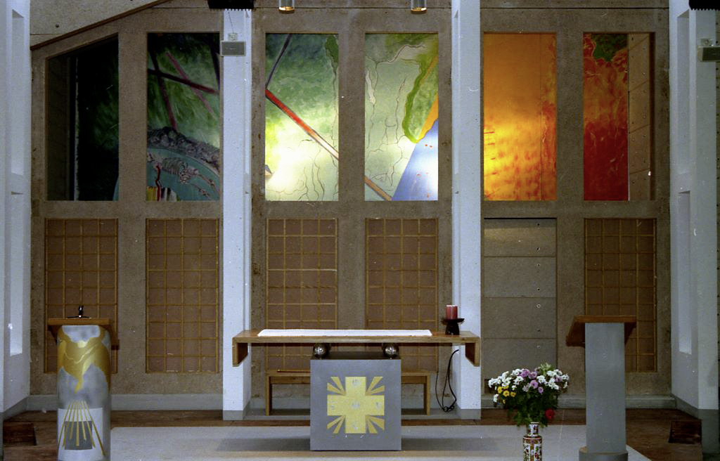 Église Sainte-Marie-des-Peuples, Cergy-Pontoise – altare e pulpito